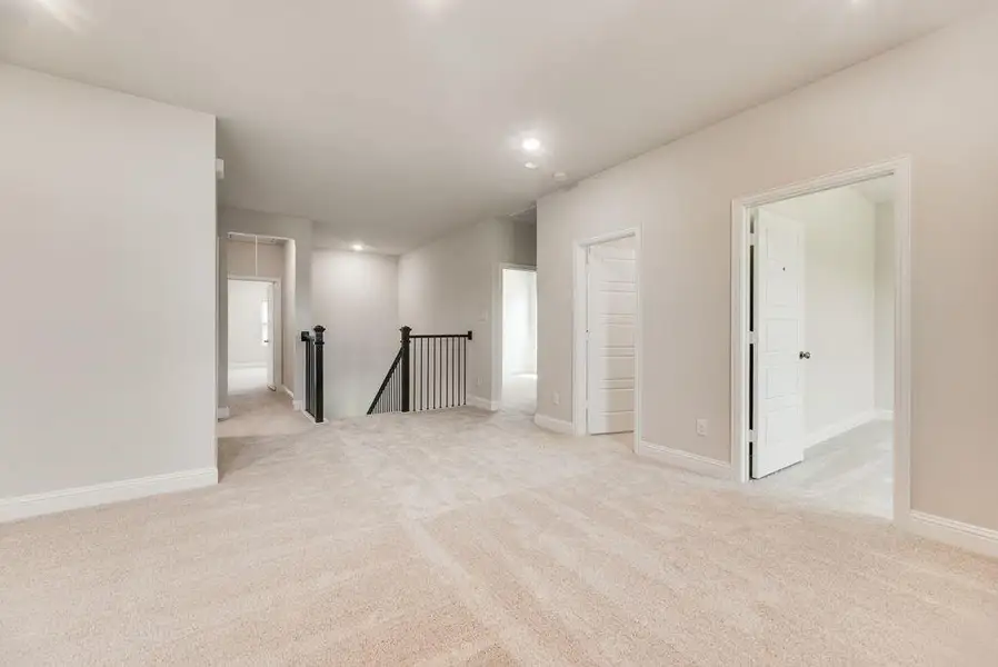 Spacious, unfurnished interior of a new home in Bayside, Rowlett (Image 31). Spacious, unfurnished interior of a new home in Bayside, Rowlett (Image 31).