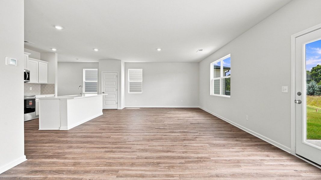 Spacious, unfurnished interior of a new home in Shoal Creek, Hampton (Image 20).