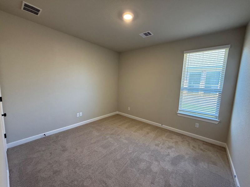 Spacious, unfurnished interior of a new home in Wellborn Settlement, College Station (Image 16).