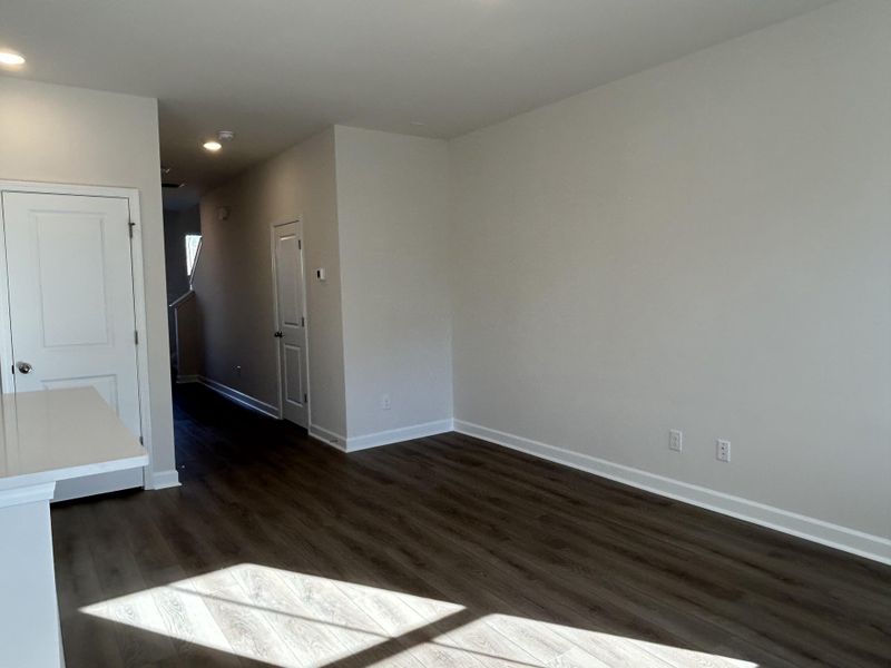Spacious, unfurnished interior of a new home in , Summerville (Image 28).