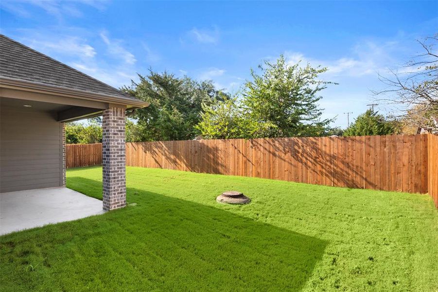 Exterior details and patio area of a home in , Italy (Image 4).