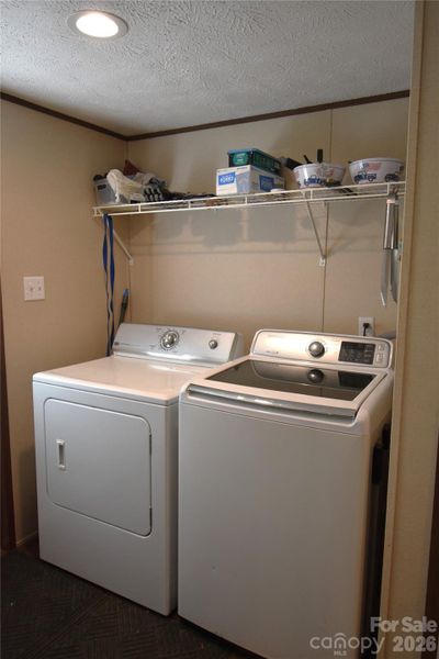 Close-up of interior finishes inside a home in , Lenoir (Image 19).