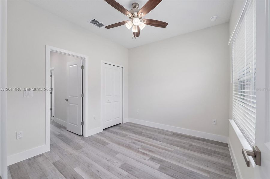 Spacious, unfurnished interior of a new home in , Ocala (Image 29).