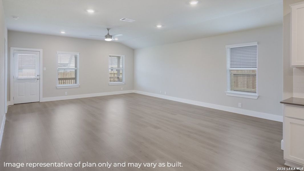 Spacious, unfurnished interior of a new home in Veranda, San Antonio (Image 19).