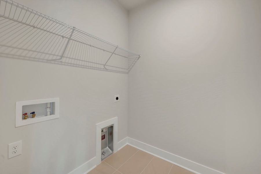 Spacious, unfurnished interior of a new home in Seven Oaks, Belmont (Image 22).