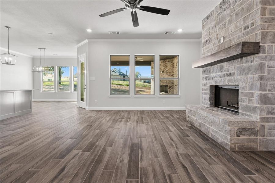Representative unfurnished interior of a home built from the The Ryder by Doug Parr Custom Homes in Brooks Meadow, Weatherford (Image 20). Representative unfurnished interior of a home built from the The Ryder by Doug Parr Custom Homes in Brooks Meadow, Weatherford (Image 20).
