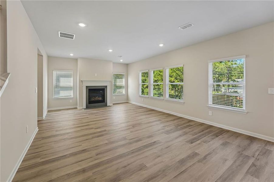 Spacious, unfurnished interior of a new home in Ivey Township, Dallas (Image 50).