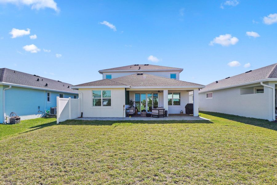 Exterior details and patio area of a home in , Loxahatchee (Image 4).