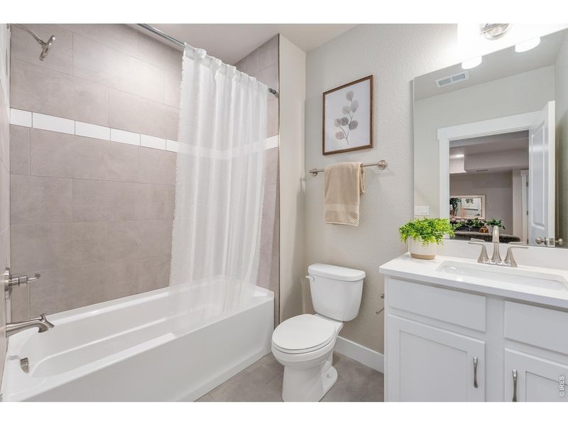 Furnished interior view inside a new home in Vernazza, Windsor (Image 28).