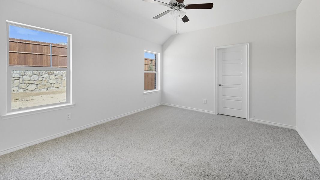 Spacious, unfurnished interior of a new home in Silverado, Aubrey (Image 4).