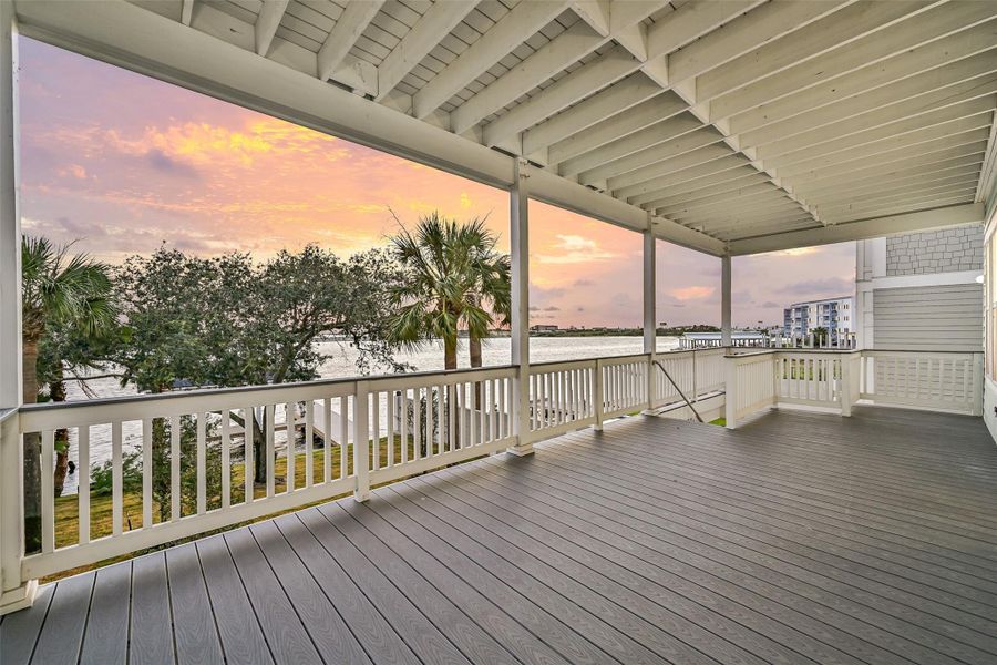 Exterior details and patio area of a home in , Galveston (Image 21).