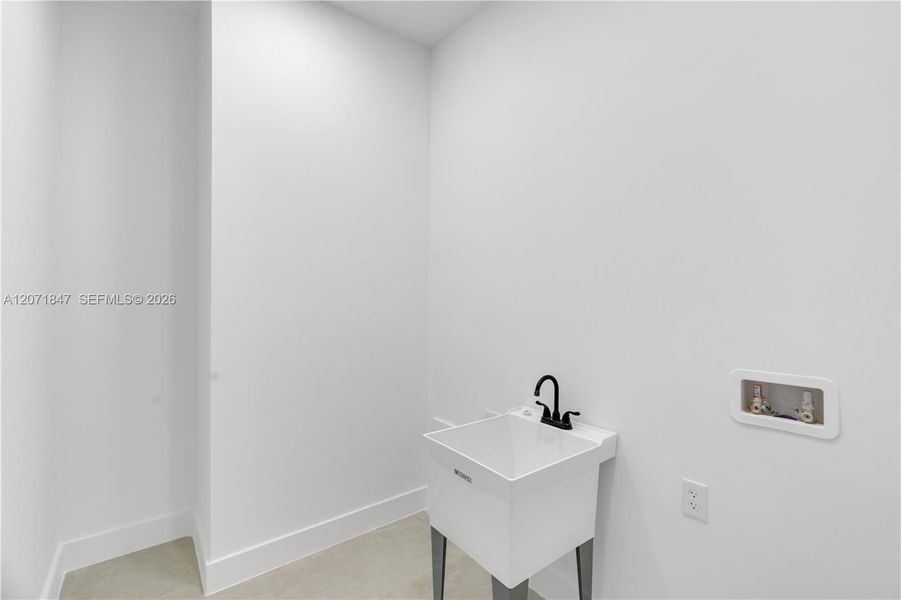 Image 37 of a home in .