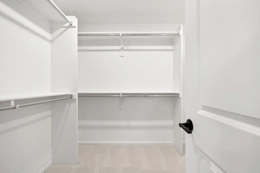 Spacious, unfurnished interior of a new home in Harvest Crossing, Aurora (Image 19).
