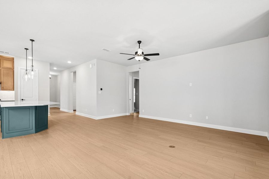 Spacious, unfurnished interior of a new home in Riceland 50’ Front Load Homesites, Mont Belvieu (Image 16). Spacious, unfurnished interior of a new home in Riceland 50’ Front Load Homesites, Mont Belvieu (Image 16).