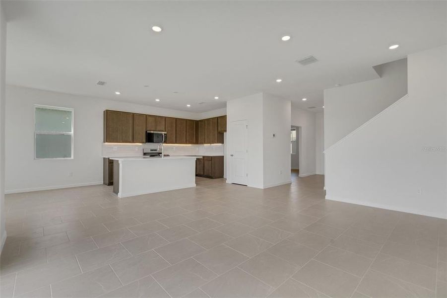 Spacious, unfurnished interior of a new home in Brystol North at Wylder, Port St. Lucie (Image 12).