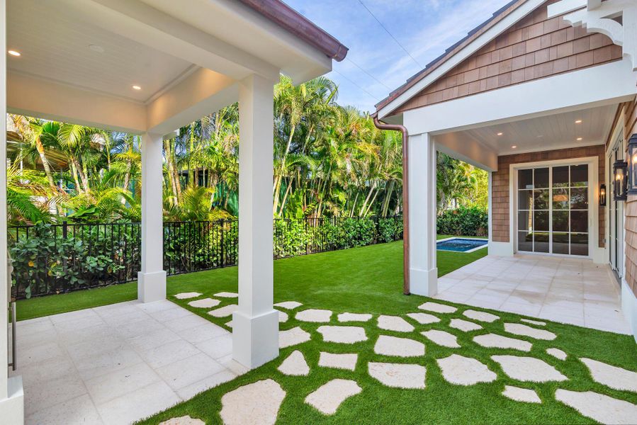 Exterior details and patio area of a home in , West Palm Beach (Image 33).