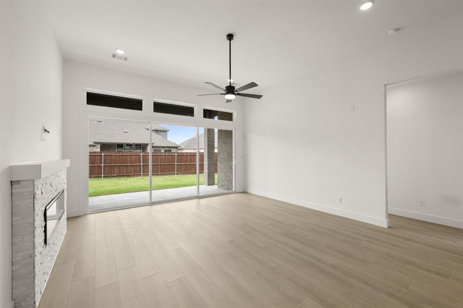 Spacious, unfurnished interior of a new home in High Country, Burleson (Image 17).