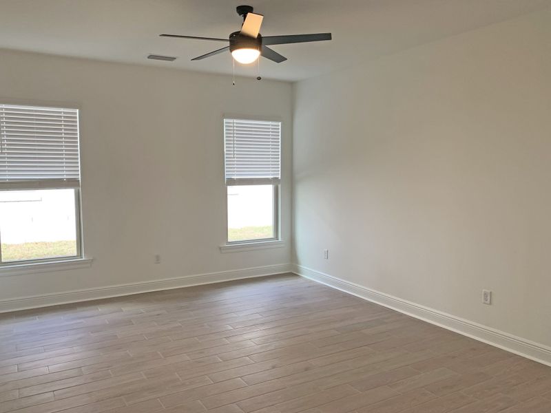 Spacious, unfurnished interior of a new home in Sentinel Ridge, Pace (Image 14).