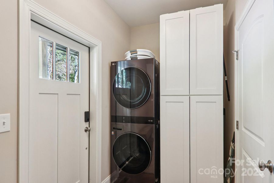 Close-up of interior finishes inside a home in , Hendersonville (Image 18).