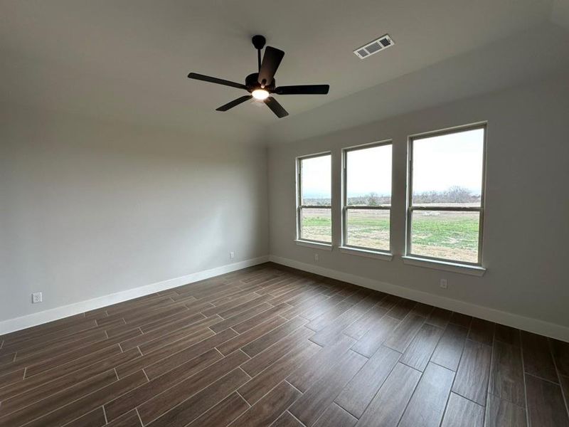 Spacious, unfurnished interior of a new home in Fannin Ranch, Leonard (Image 17).