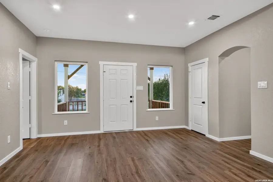 Spacious, unfurnished interior of a new home in , Somerset (Image 27).
