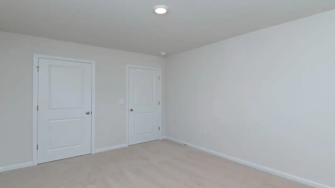 Spacious, unfurnished interior of a new home in Ferry Grove, Lexington (Image 21).