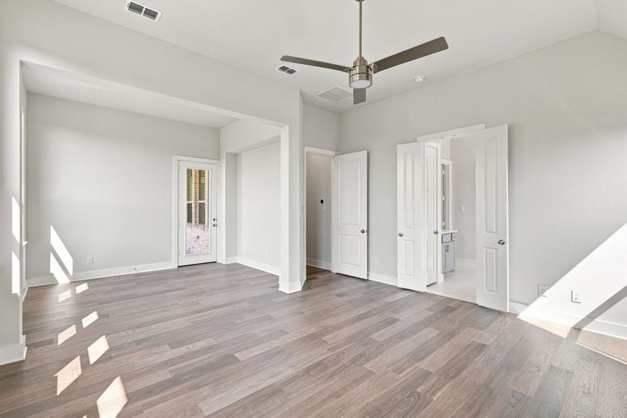 4br New Home in Waxahachie, TX.  - Slide 30