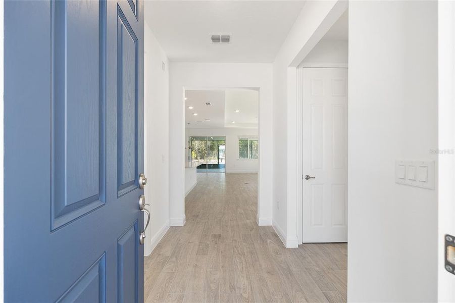 Spacious, unfurnished interior of a new home in , Ocala (Image 41).