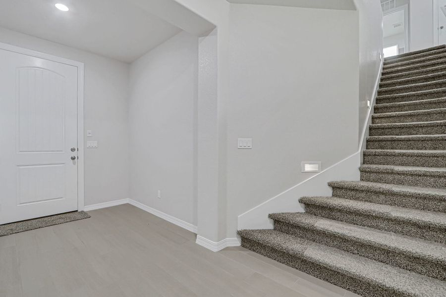 Spacious, unfurnished interior of a new home in Emerald Estates, Horizon City (Image 22). Spacious, unfurnished interior of a new home in Emerald Estates, Horizon City (Image 22).