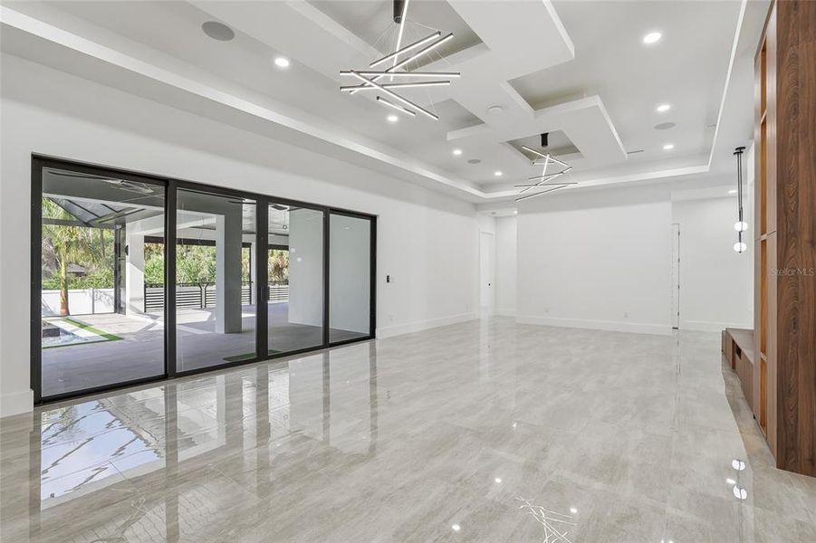 Spacious, unfurnished interior of a new home in , Tampa (Image 24).