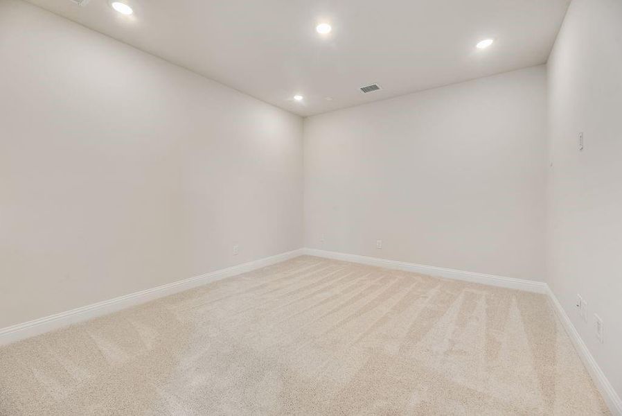 Spacious, unfurnished interior of a new home in Villages of Creekwood, Frisco (Image 18). Spacious, unfurnished interior of a new home in Villages of Creekwood, Frisco (Image 18).