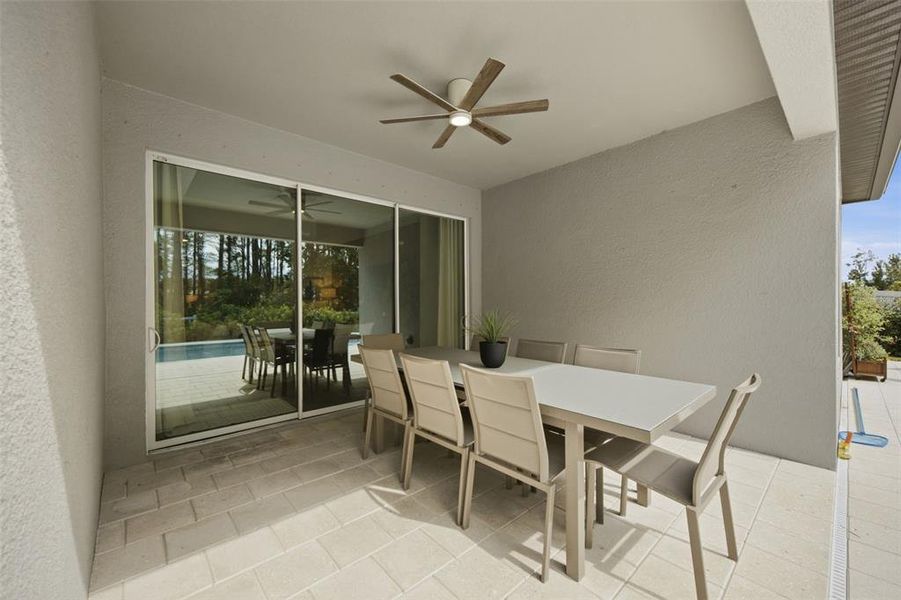 Exterior details and patio area of a home in Pearl Estates, Lutz (Image 29).