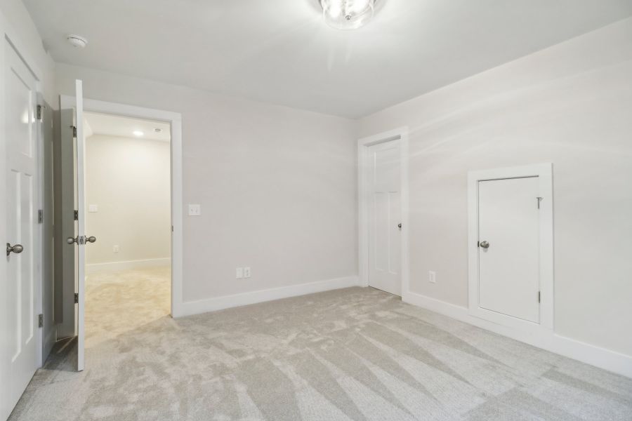 Representative unfurnished interior of a home built from the Baymore II by Great Southern Homes in Edwards Ridge, Central (Image 31).