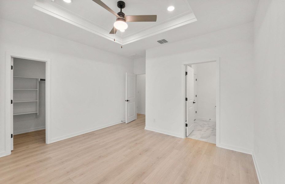 Spacious, unfurnished interior of a new home in Sunfield, Buda (Image 13). Spacious, unfurnished interior of a new home in Sunfield, Buda (Image 13).