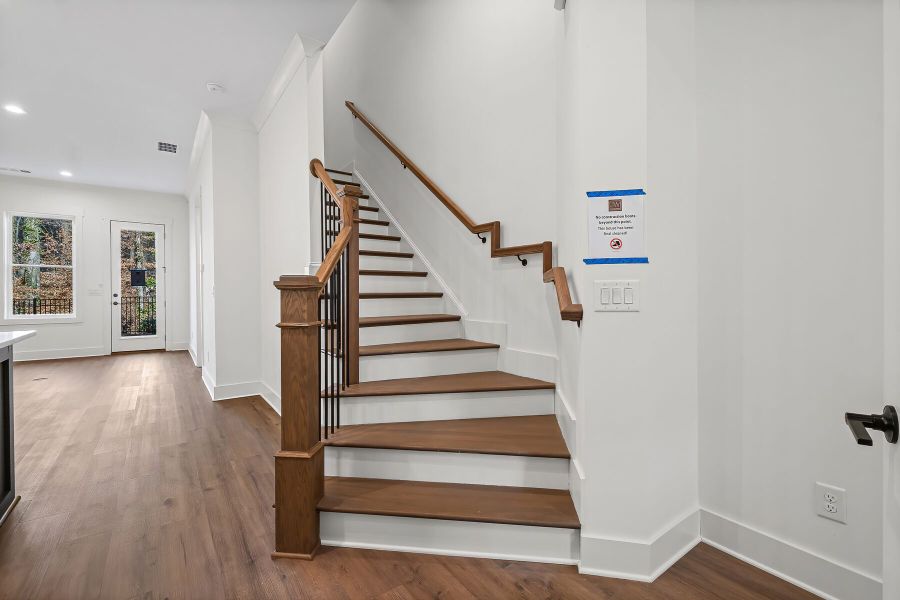 Spacious, unfurnished interior of a new home in Devin's Shire, Kennesaw (Image 12).