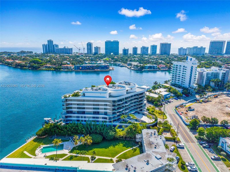 Condo located in Bay Harbor Islands, FL showcasing its design and architecture (Image 27).