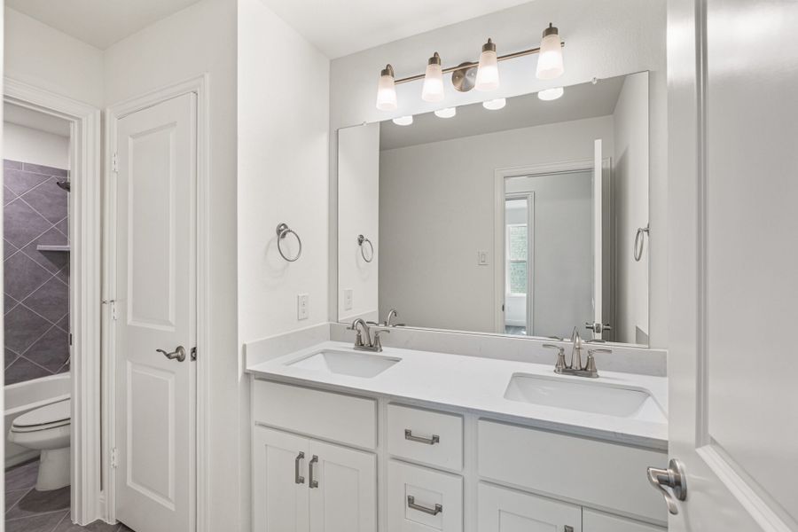 Furnished interior view inside a new home in Elevon, Lavon (Image 15).