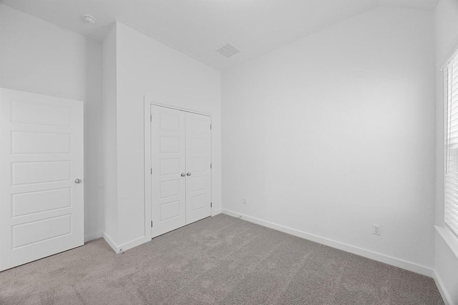 Spacious, unfurnished interior of a new home in Trinity Ranch, Elgin (Image 18).
