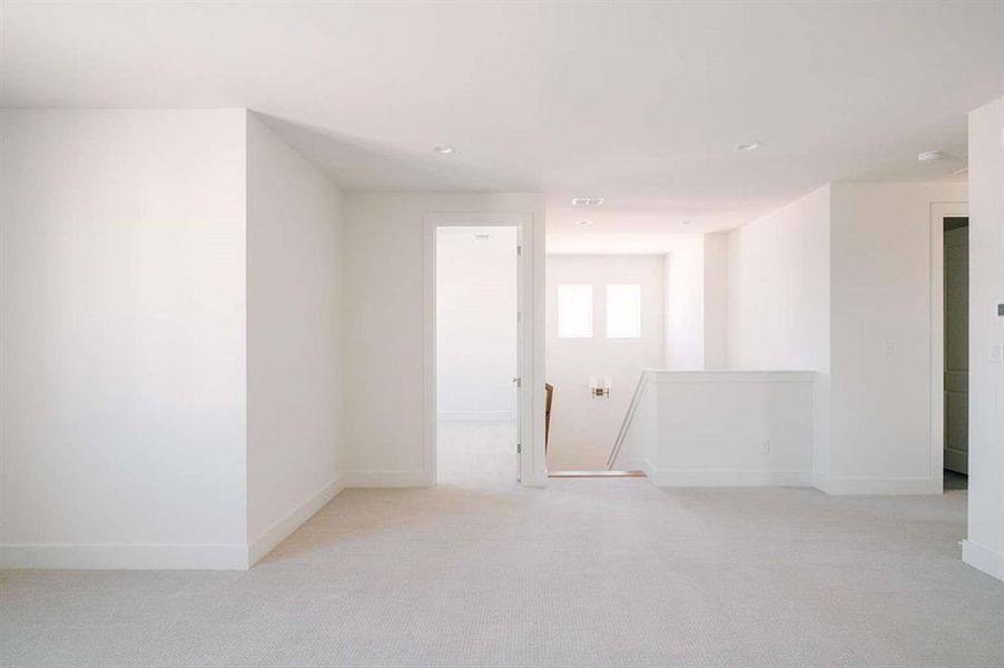 Spacious, unfurnished interior of a new home in , Aledo (Image 25).
