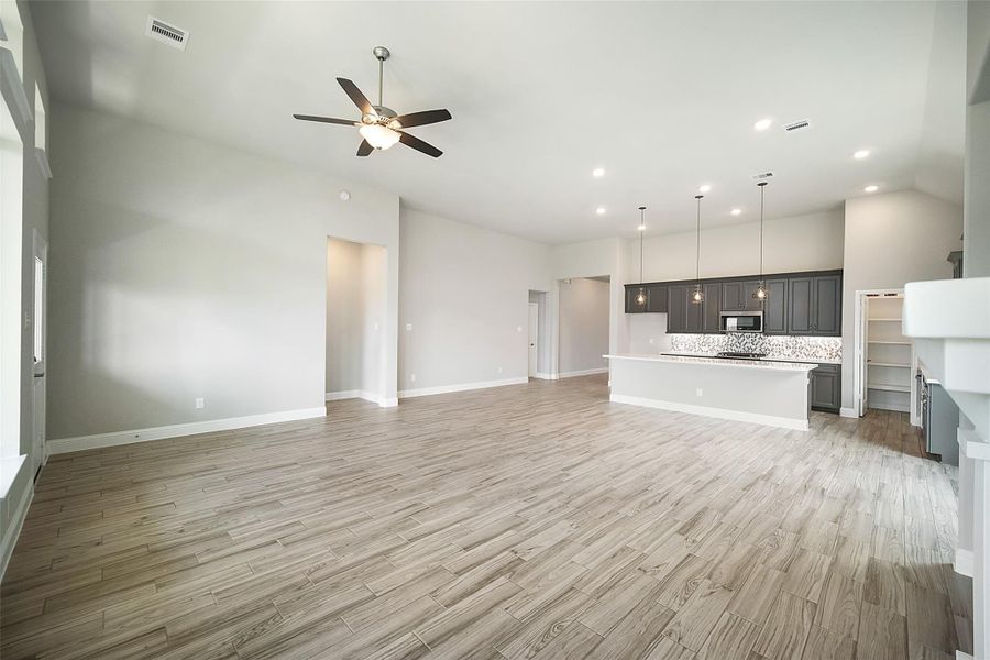 Spacious, unfurnished interior of a new home in Bridgeland: Heritage Collection, Cypress (Image 16).