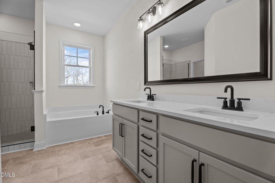 36-web-or-mls-DSC00654 36-web-or-mls-DSC00654