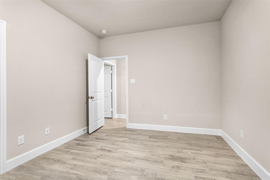Spacious, unfurnished interior of a new home in , Willis (Image 28).