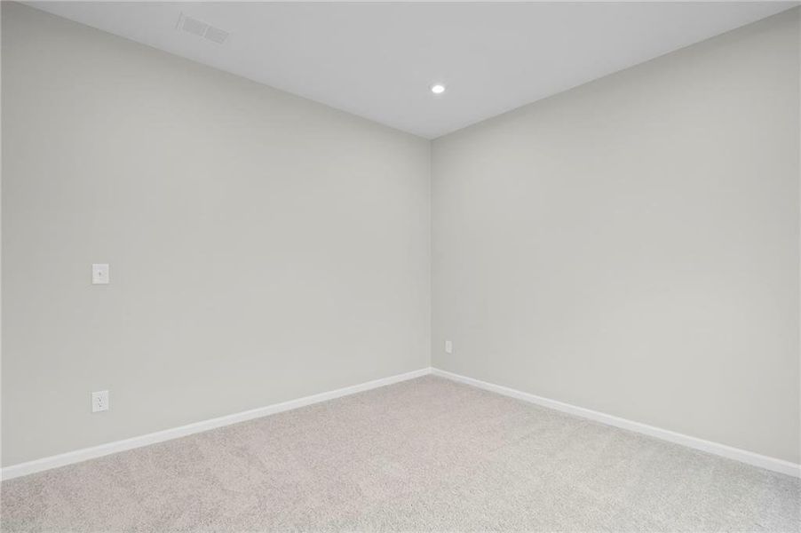 Spacious, unfurnished interior of a new home in Sage Woods, Dallas (Image 15).