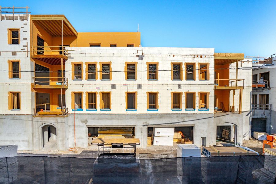 Condo located in Charleston, SC showcasing its design and architecture (Image 3).