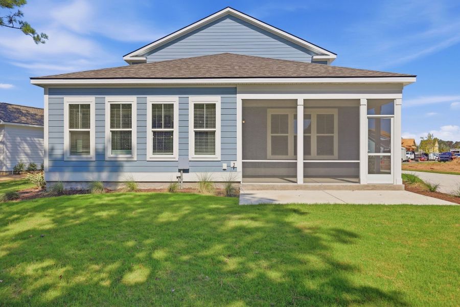 Representative exterior details of a home built from the Laurel by Pulte Homes in SayeBrook, Myrtle Beach (Image 28).