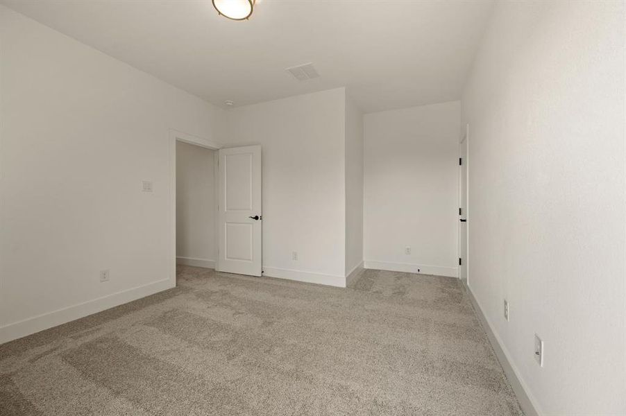 Spacious, unfurnished interior of a new home in Highland Oaks, Boyd (Image 21). Spacious, unfurnished interior of a new home in Highland Oaks, Boyd (Image 21).