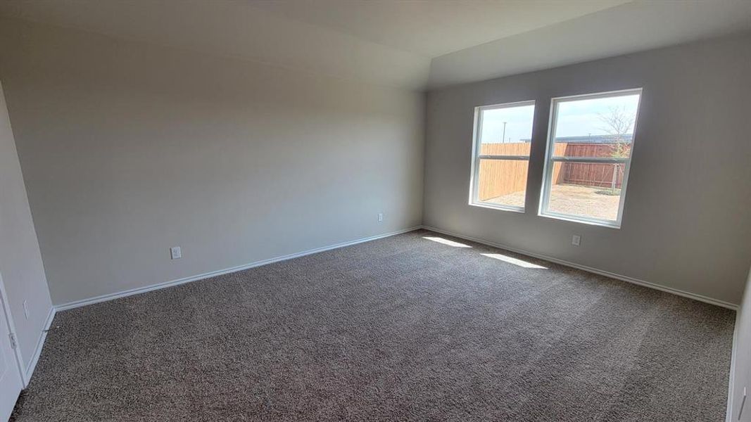 Spacious, unfurnished interior of a new home in Longhorn Estates, Fort Worth (Image 11).