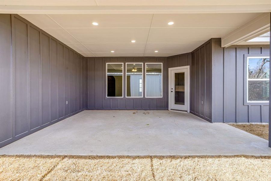 Exterior details and patio area of a home in , Fort Worth (Image 4).