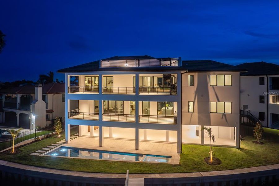 Exterior details and patio area of a home in , St. Petersburg (Image 22).