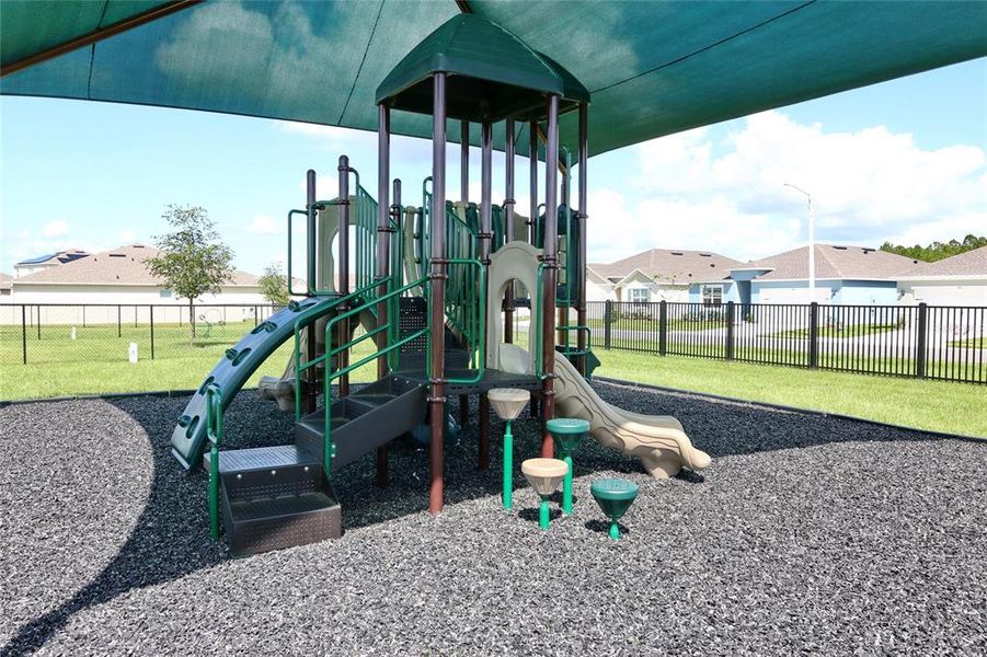 Community amenities in Lake Deer Estates, Poinciana (Image 27).
